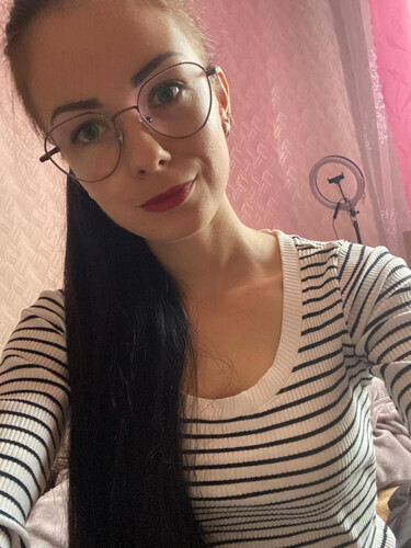 Futár Csajszi társkereső