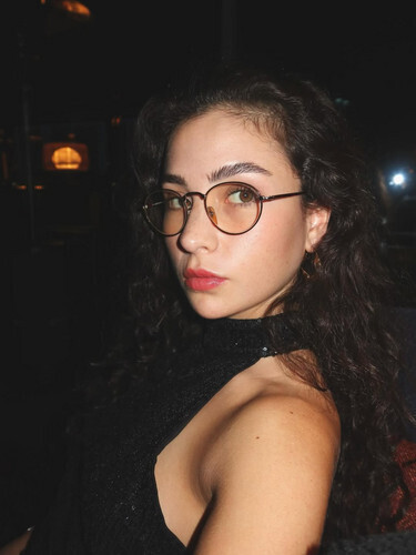 Melis Minkari 27 társkereső