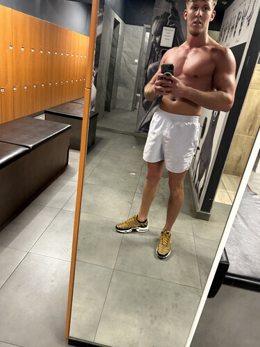 Krisztian97 társkereső