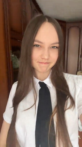 Fiatal Lányka társkereső