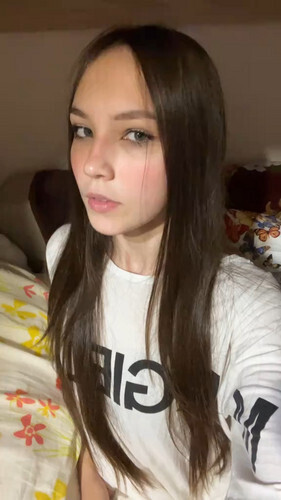Kislányka társkereső