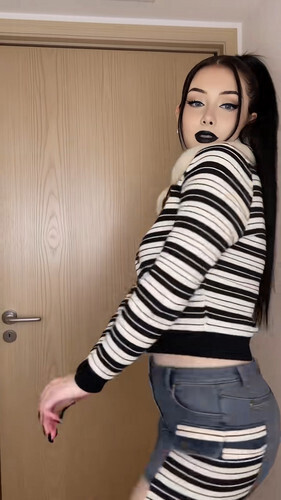 Emós Gamer Csaj társkereső