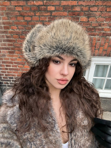 Su Burcu Yazgi Coskun társkereső