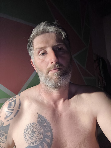 Laszlo8712 társkereső