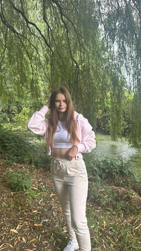 Angelina Dehlow társkereső