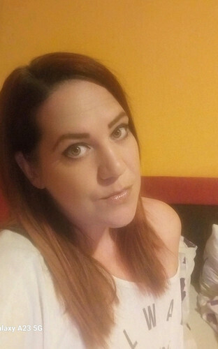 Nicole_1099 társkereső