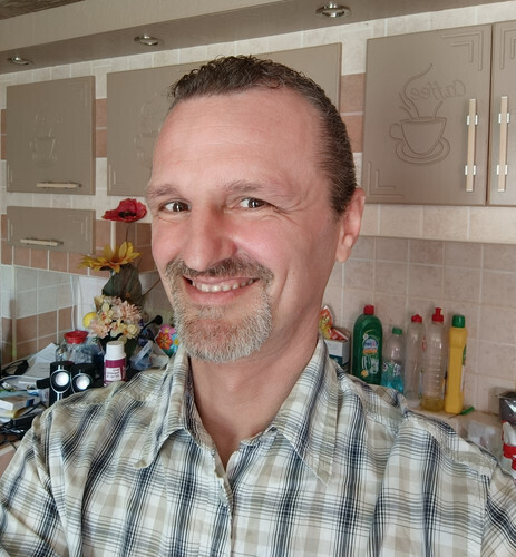 László123 társkereső