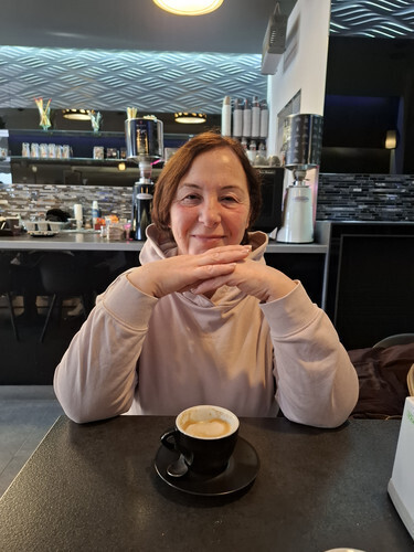 Kriszta48 társkereső