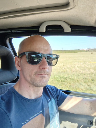 Schneider Gábor társkereső